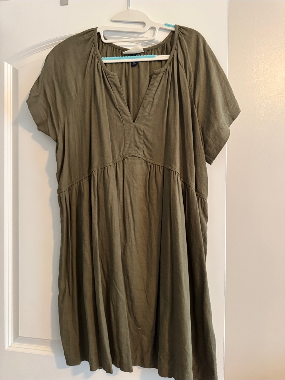 Universal Thread Olive Green V-Neck Short Sleeve Tunic